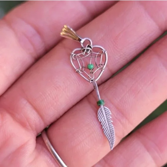 Handwoven 925 Native American Dreamcatcher Feather Necklace - Picture 6 of 9